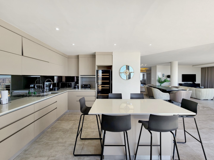 4 Bedroom Property for Sale in Waves Edge Western Cape